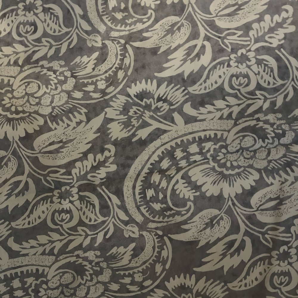 Elegant Gray Floral Duvet